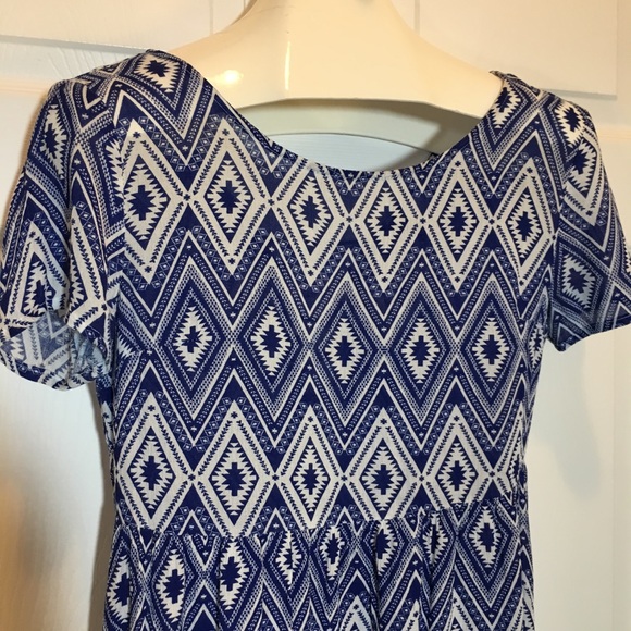 H.M. Divided Dress with Geometric pattern, Sz 4 - Picture 3 of 4